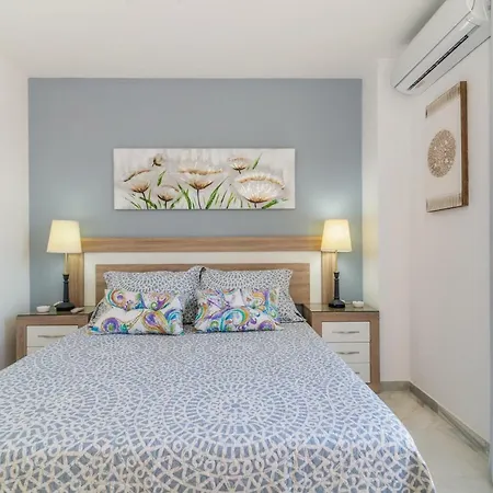 N&a Timon 1 - 3br Oceanfront アパート *